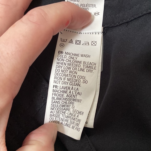 ROXY shorts size BLACK. Medium - Picture 11 of 11